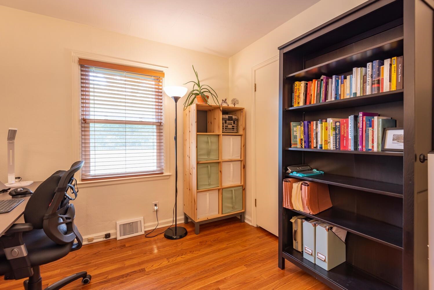 1025 S Hawthorne Drive Bloomington 202121737 CENTURY 21 Scheetz